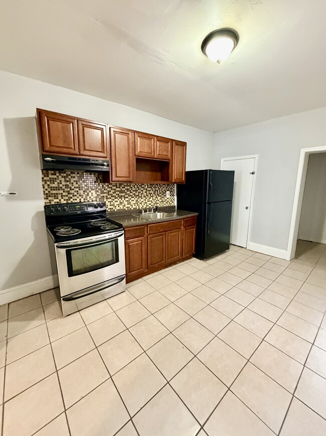 Photo - 426 N Salford St