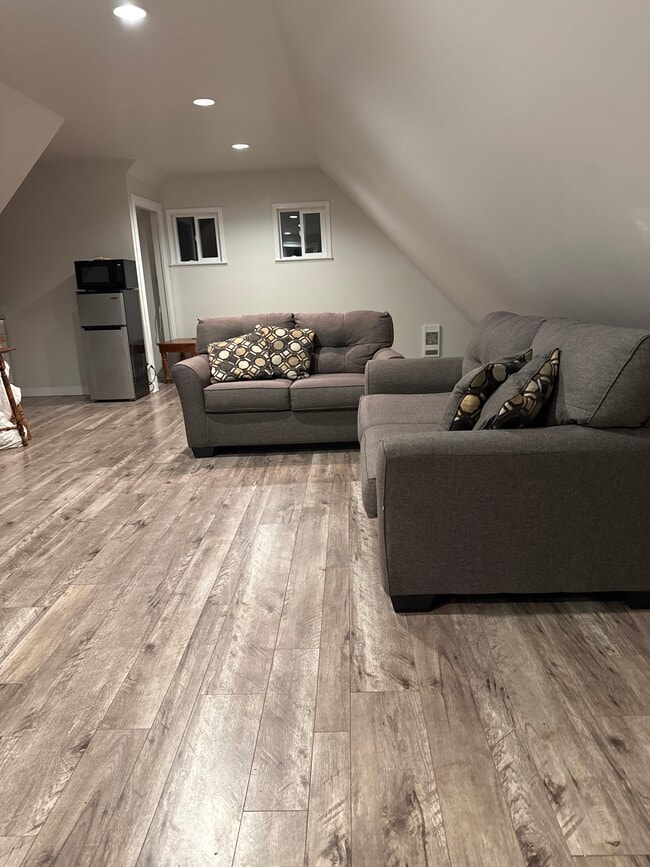 Building Photo - 210 Sixth Av