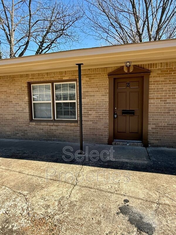 Building Photo - 819 W Matthews Ave Unit 2
