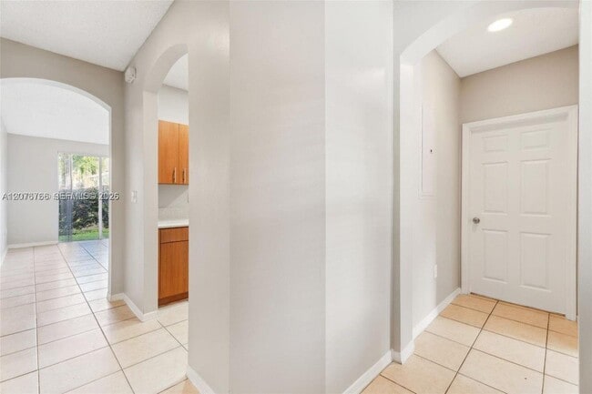 Photo - 4240 NE 9th St