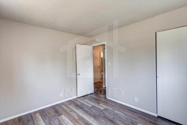 Photo - 177 Royal Rd