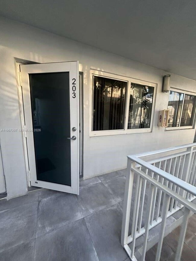 Photo - 2430 NE 135th St Unit 203