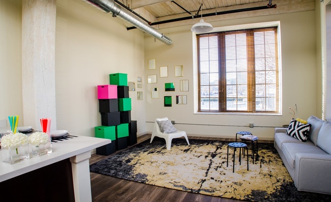 Photo - Station Plaza