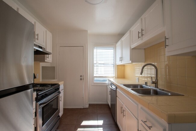 5212 Fountain Ave Unit 01