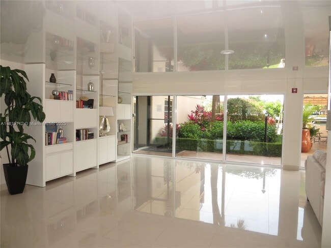 Photo - 220 Kings Point Dr Unit 607