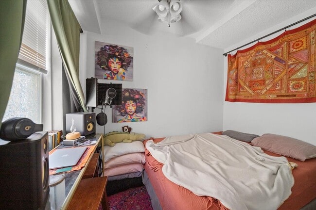 Photo - 3727 N Pine Grove Ave