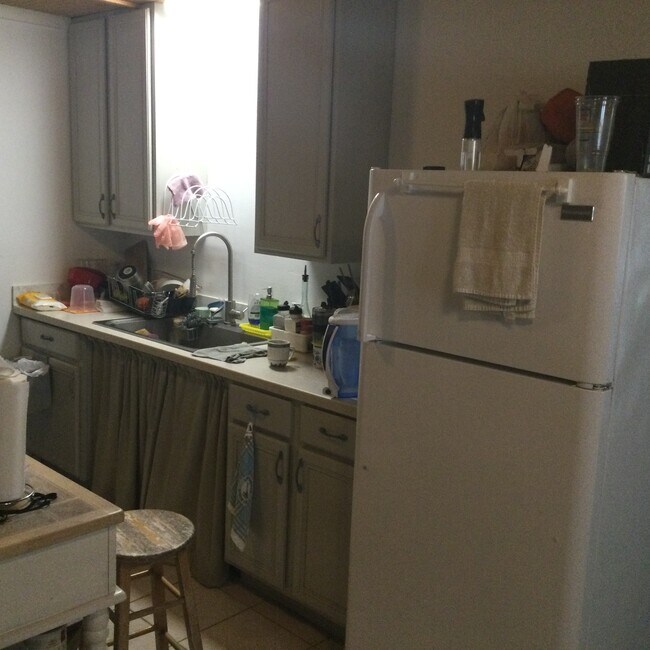 Kitchen - 11478 Underwood St