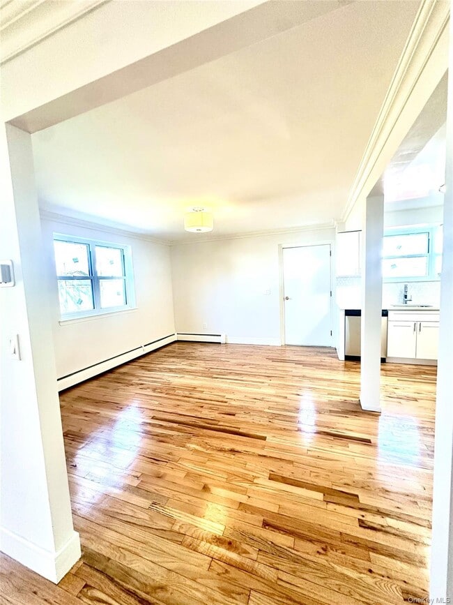 Photo - 495 Kimball Ave Unidad First Floor