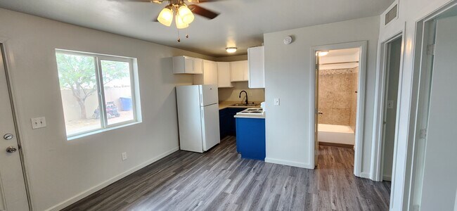 Photo - 208 W Hamilton Ave Unit 2