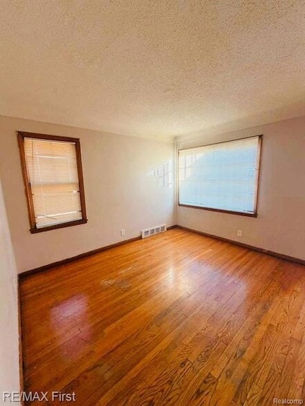 Photo - 15625 Bringard Dr