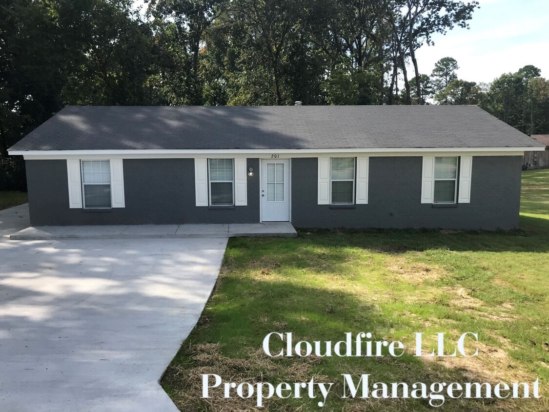 Photo - 201 James Cir (Oxford, MS)