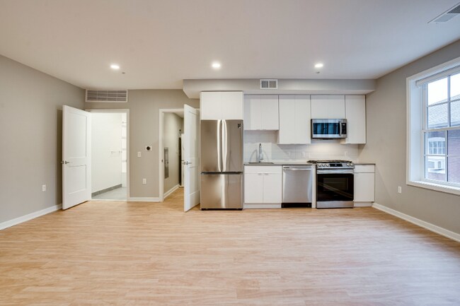 Photo - 2210 Wisconsin Ave NW Unidad 321