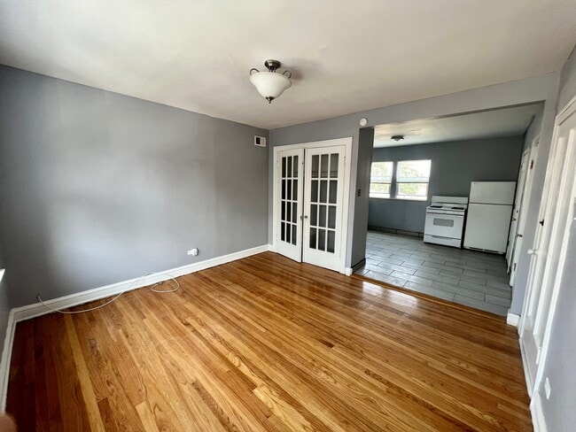 Building Photo - 4017 S Francisco Ave Unit 2