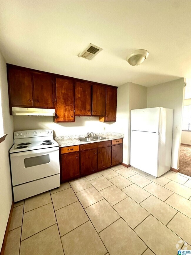 Building Photo - 1117 Elm Ave Rental