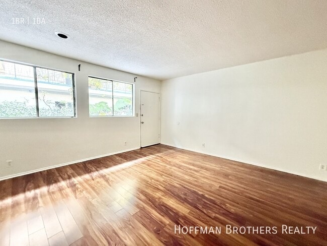 Photo - 4033 Sunset Blvd Unit 4