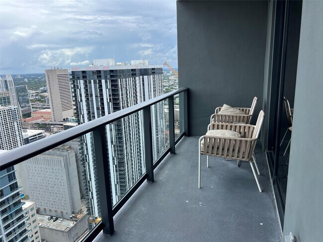 Photo - 159 NE 6th St Unidad 4508