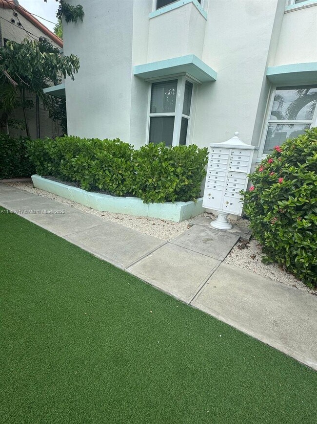 Building Photo - 315 W 28th St Unit 4