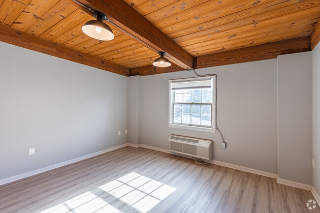 1 BR, 1 BA - 850SF - Living Room