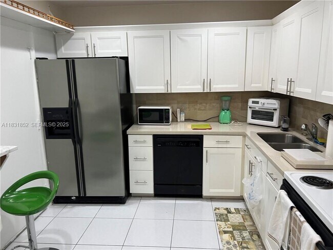 Photo - 6101 N Falls Cir Dr Unit 107