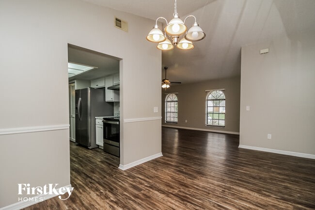 Photo - 836 Sylvia Dr