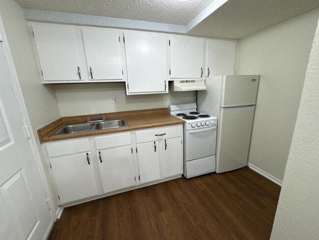 Photo - 103 E Central Ave