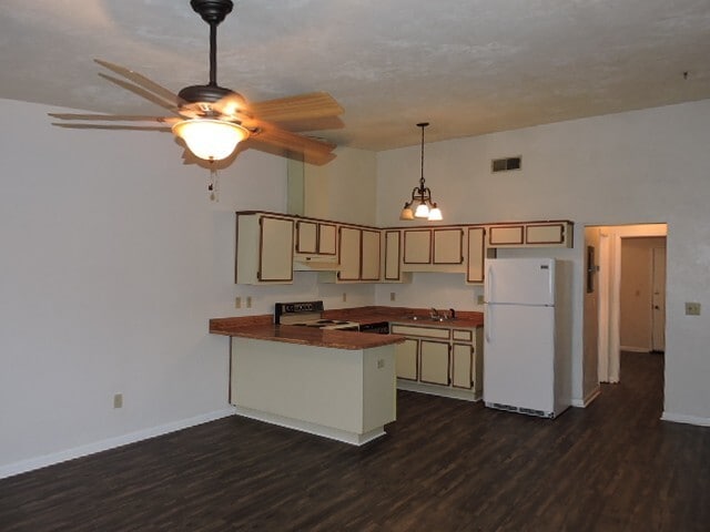 Photo - 214 White Dr