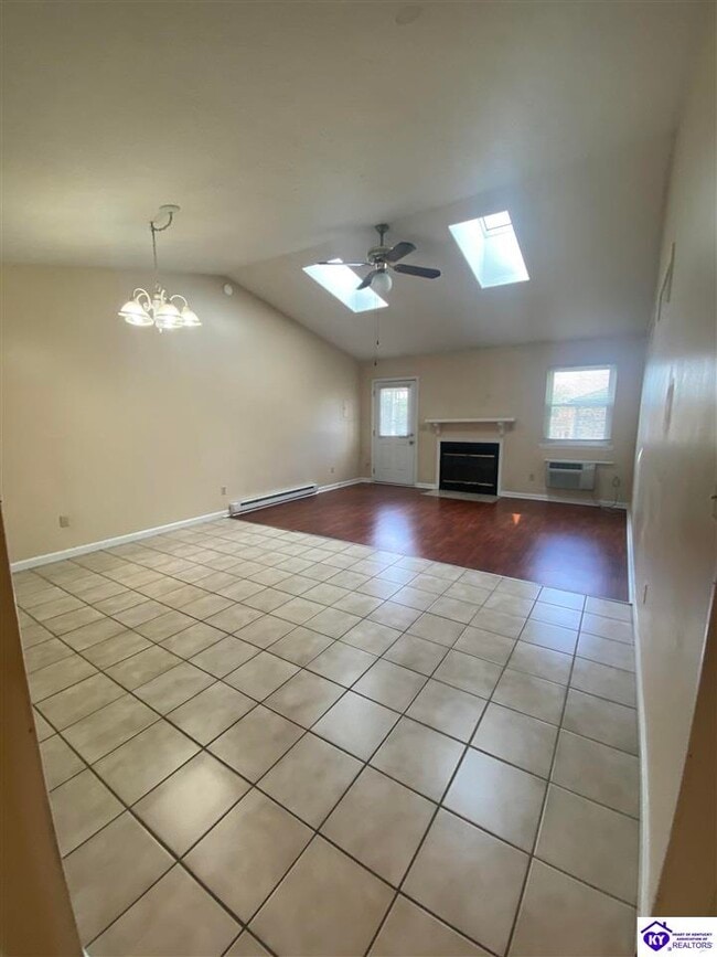 Photo - 501 Independence Ct