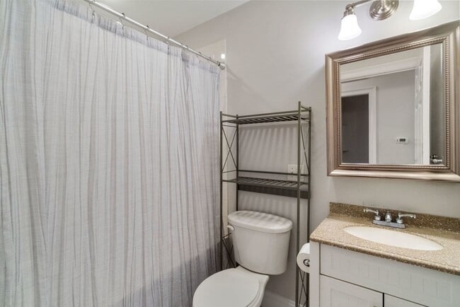 Photo - 110 N St Unit 1