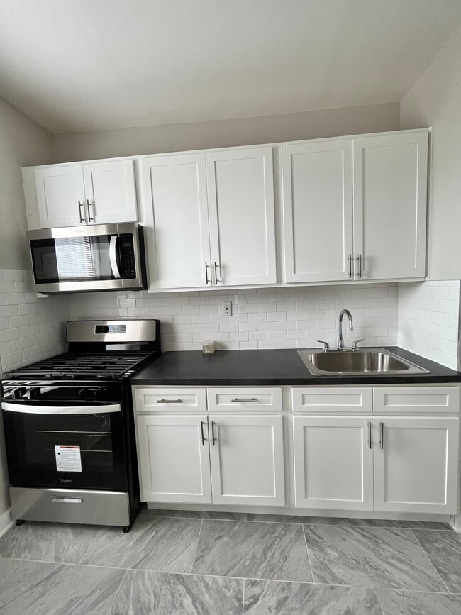 9 Bentley Ave 10 - 13 Bentley Ave Unit 5