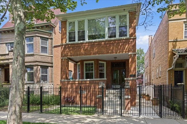 Building Photo - 2117 N Humboldt Blvd Unit Garden
