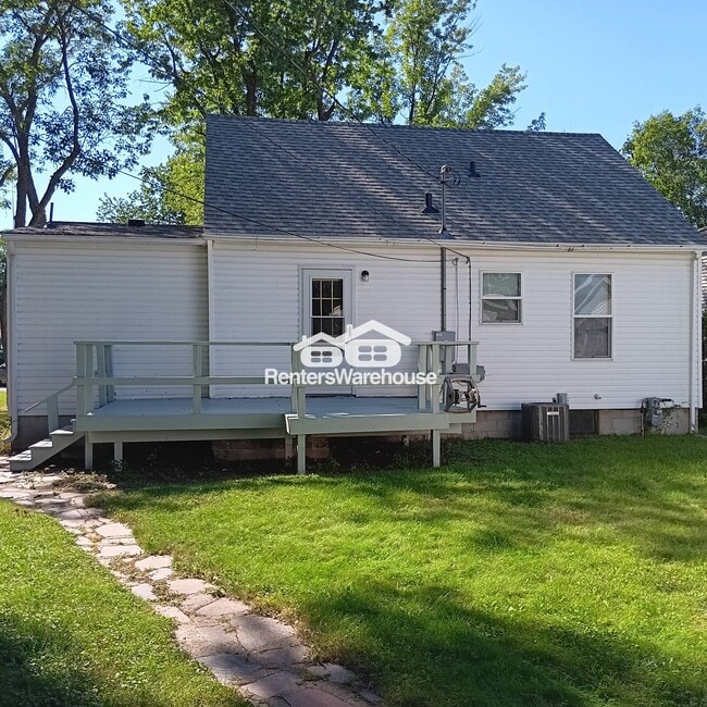 Photo - 1292 12th Ave N