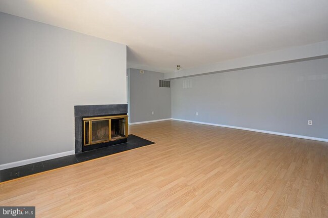 Photo - 115 Cascade Ct Unit 7