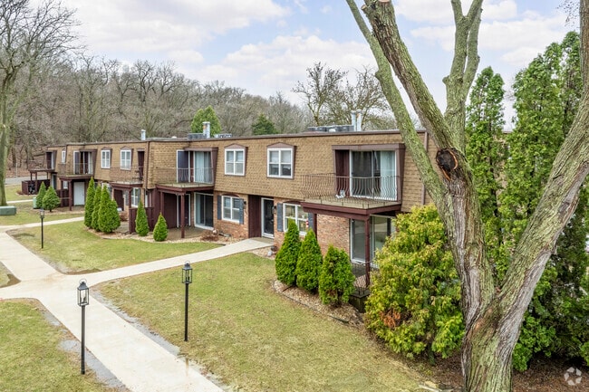 Photo - Woodland Reserve Apartments