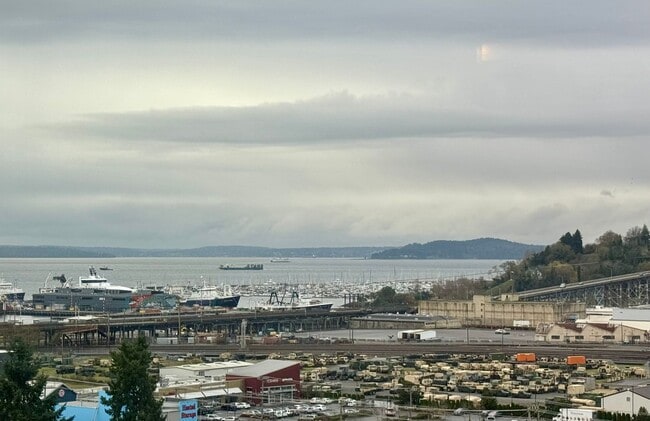 Photo - Queen Anne Townhome-Style Condo Unidad 206