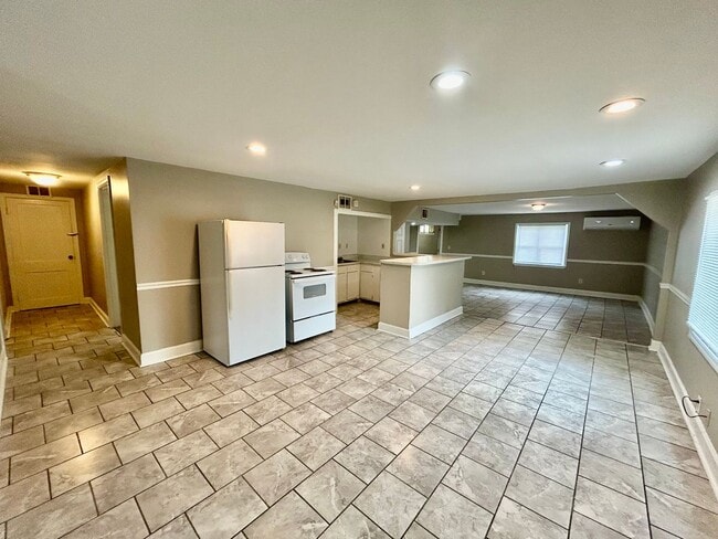 Photo - UKB325 Unit B