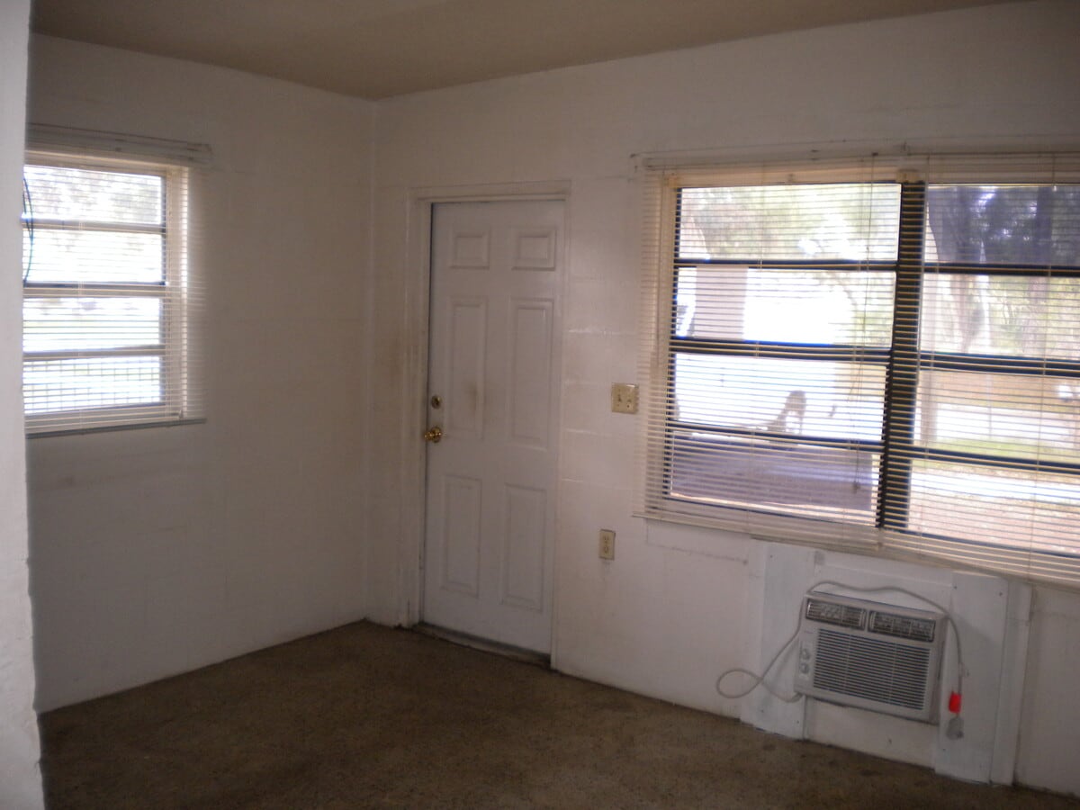 Photo - 2035 W South St Unidad 2