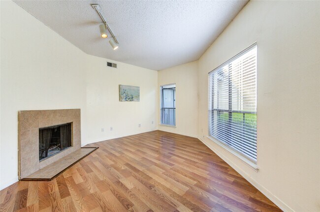 Photo - 3741 Thistlemont Dr