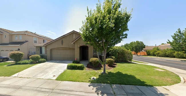 Building Photo - GREAT Elk Grove Home!  BEAUTIFUL Corner Lo...