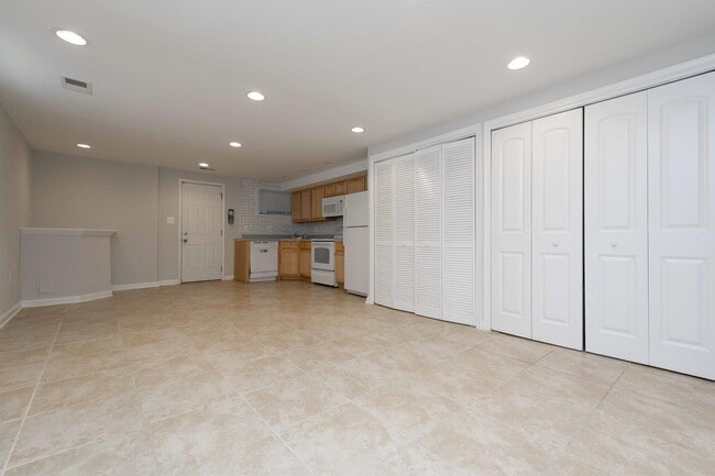 Photo - 904 Webster St NW