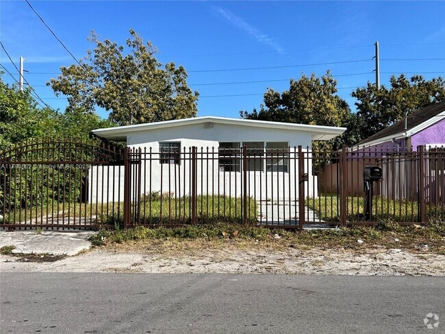 Building Photo - 1557 NW 66th St Unit 2-2 Rental