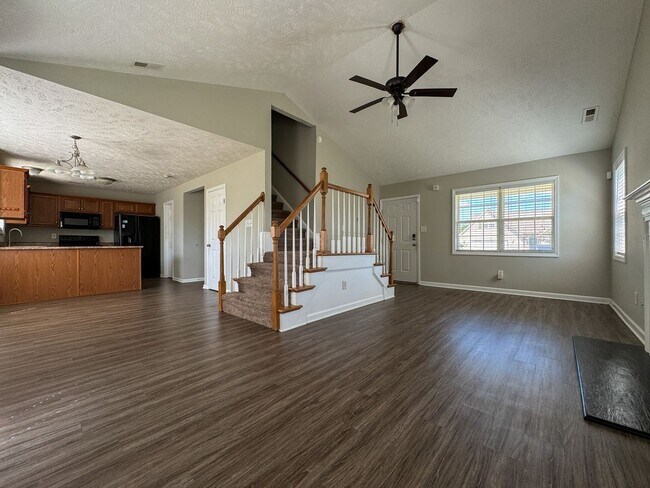 Photo - 1502 Bridgeton Way