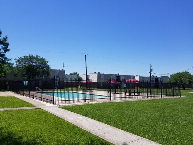 Building Photo - Village at Baytown Rental