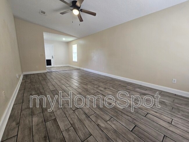 Photo - 8900 Forest Oak Dr