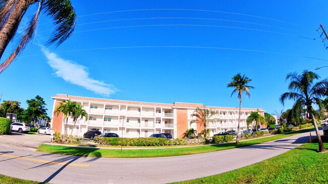 Photo - 236 Castlewood Dr Unit 202