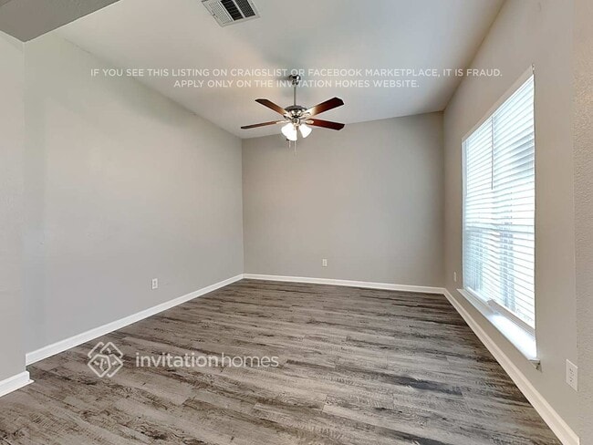 Photo - 205 Falling Leaves Trail