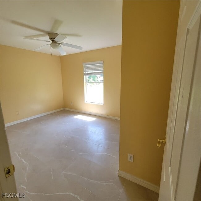 Photo - 5235 30th St SW