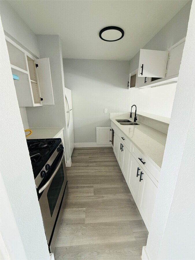 Photo - 1125 Ann St Apartment Unit 7
