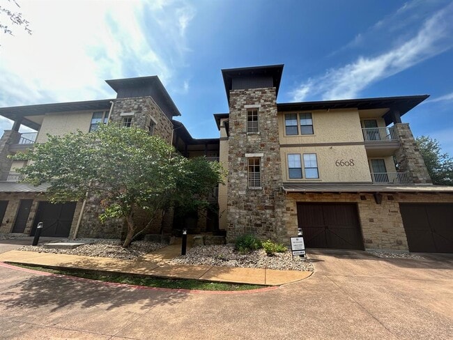 Building Photo - 6608 Lantern View Dr Unit 202