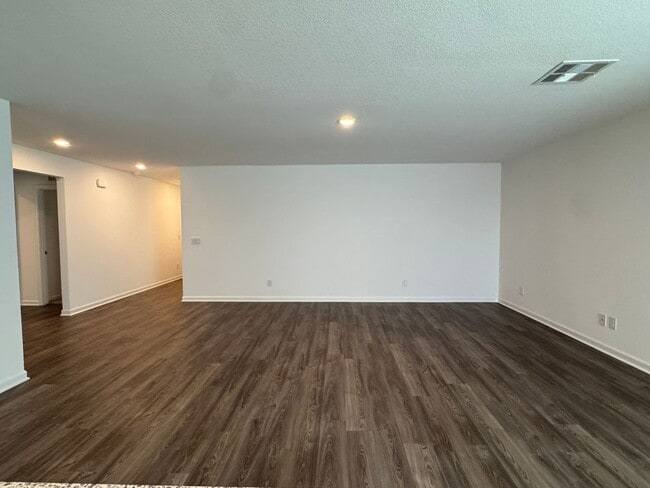 Photo - Laughlin Ranch New 3 Bed, 2 Bath close to Water, on Parkway