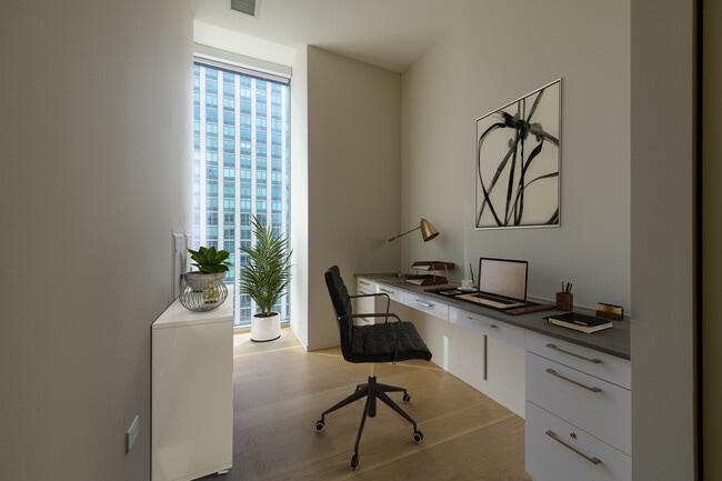 Residences at 8 E Huron